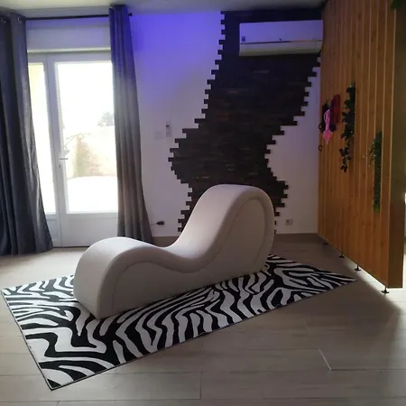 Emoi De Toi Hotel miłości *